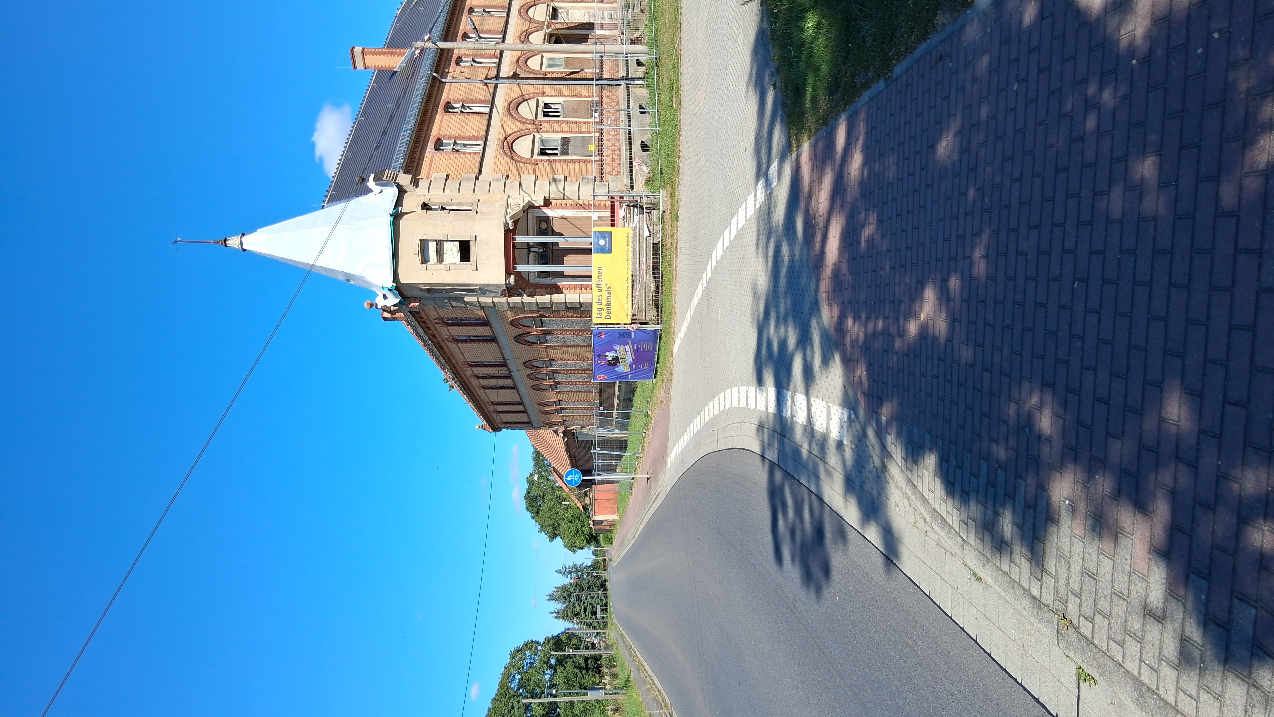 Besucherinnen und Besucher im Gasthaus beim Tag des offenen Denkmals